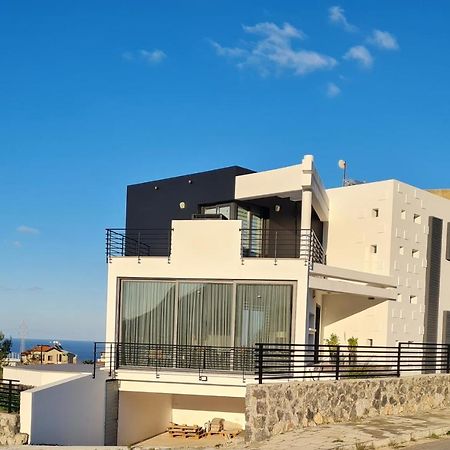Superior Villa Between The Mountain And The Sea 4+1 Agios Epiktitos Екстер'єр фото
