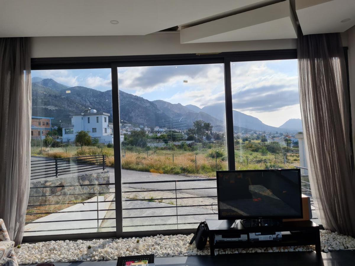 Superior Villa Between The Mountain And The Sea 4+1 Agios Epiktitos Екстер'єр фото