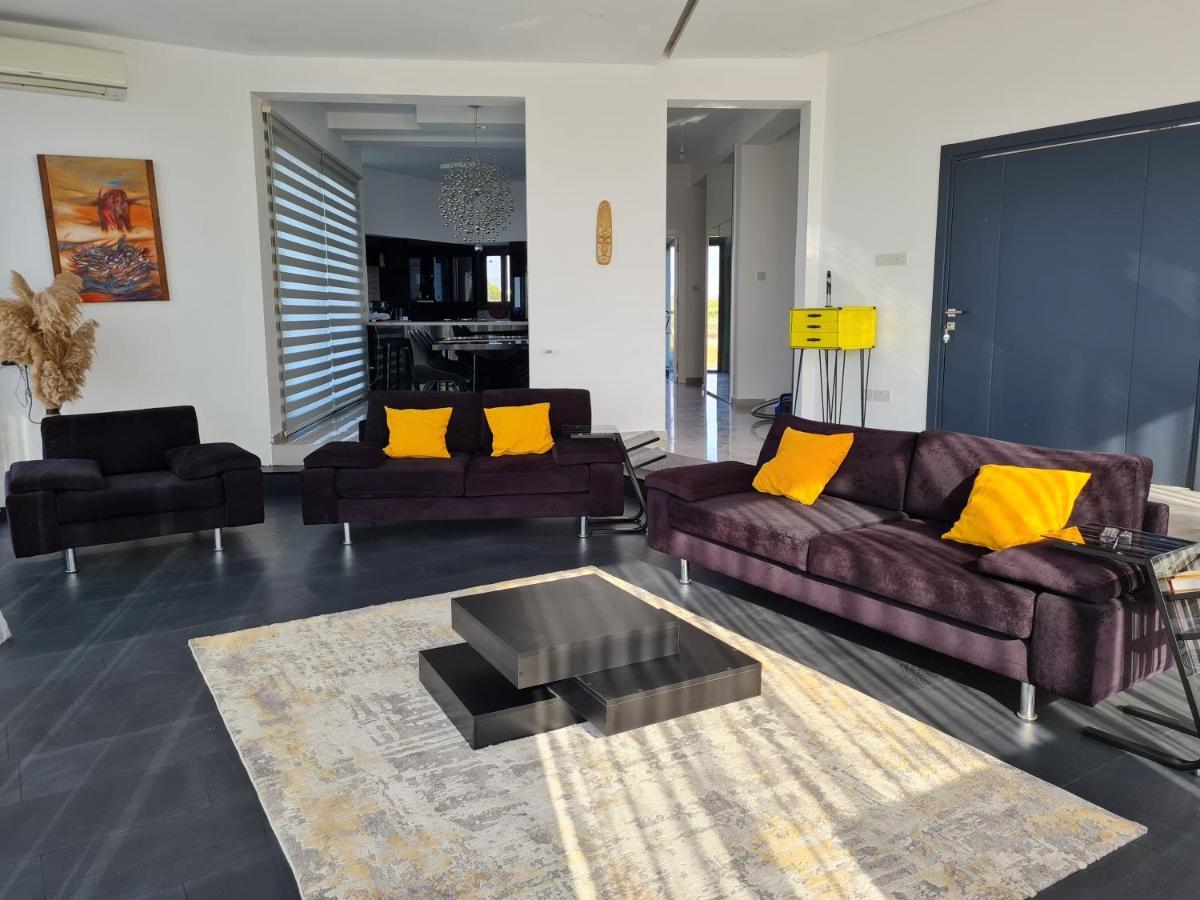 Superior Villa Between The Mountain And The Sea 4+1 Agios Epiktitos Екстер'єр фото