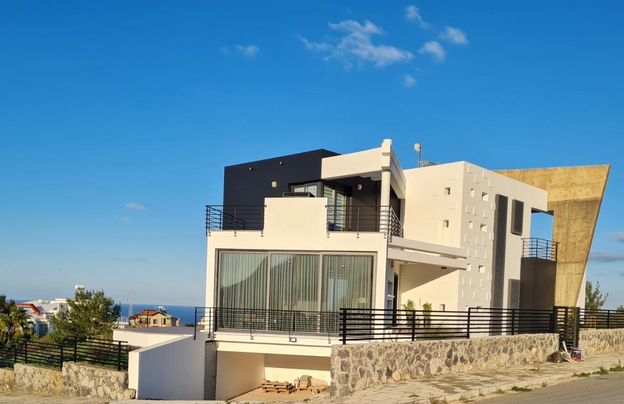 Superior Villa Between The Mountain And The Sea 4+1 Agios Epiktitos Екстер'єр фото