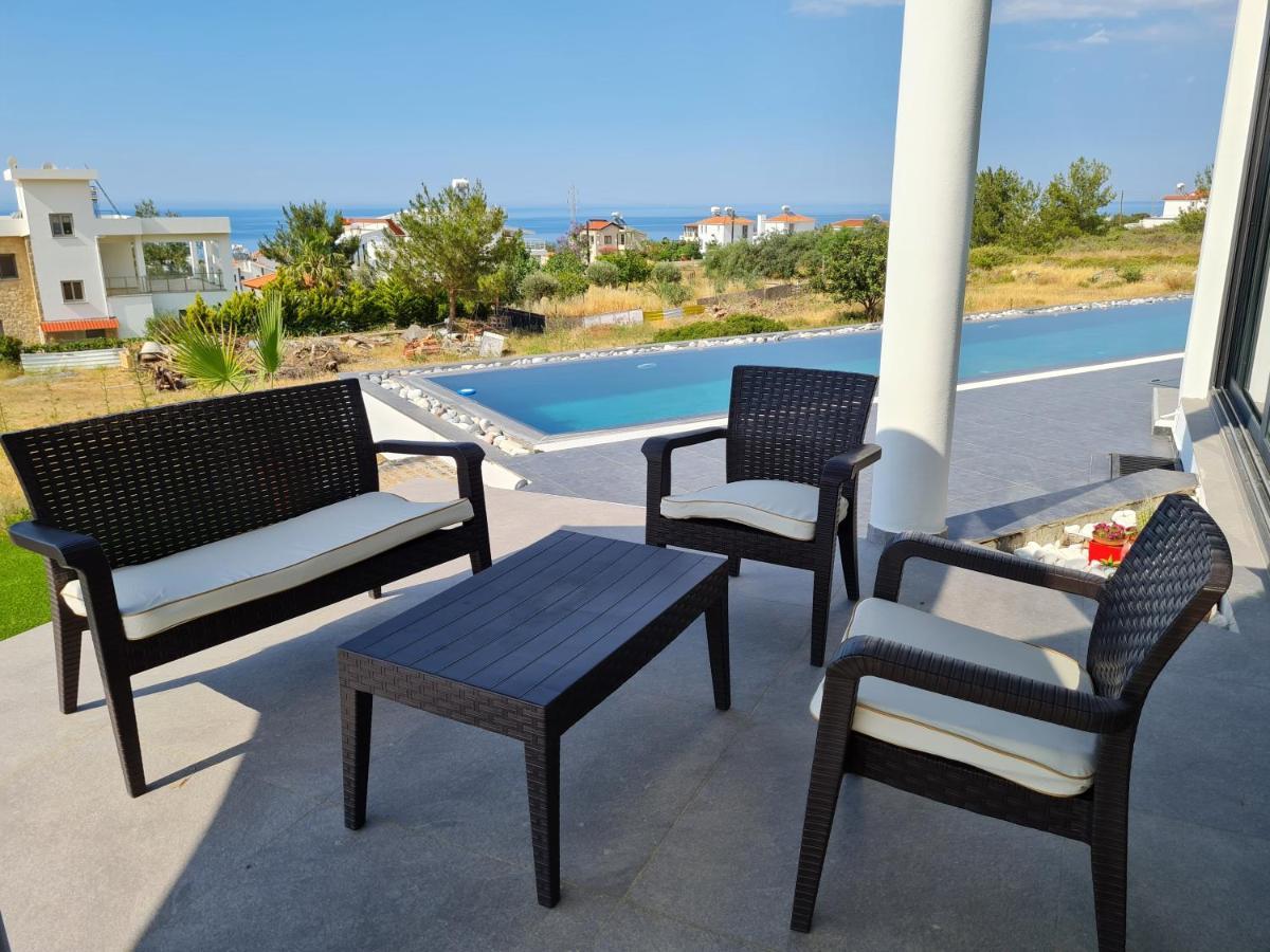 Superior Villa Between The Mountain And The Sea 4+1 Agios Epiktitos Екстер'єр фото